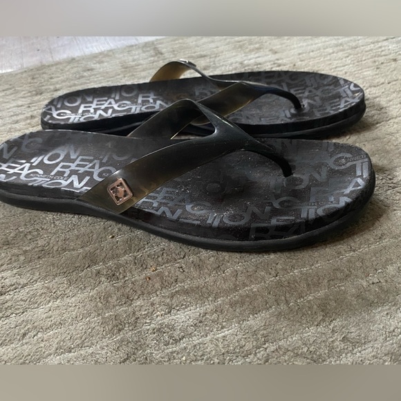 Kenneth Cole Reaction Jelly Flip Flops - Picture 1 of 4